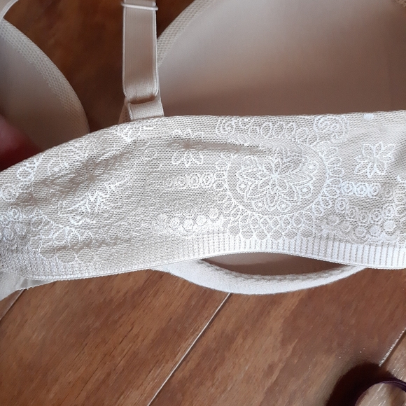 Warner's/ Barely There Bra Bundle size 36B - Picture 7 of 8